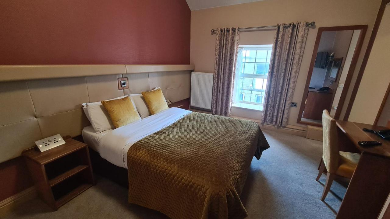 The Farnham Arms Hotel Cavan Kültér fotó
