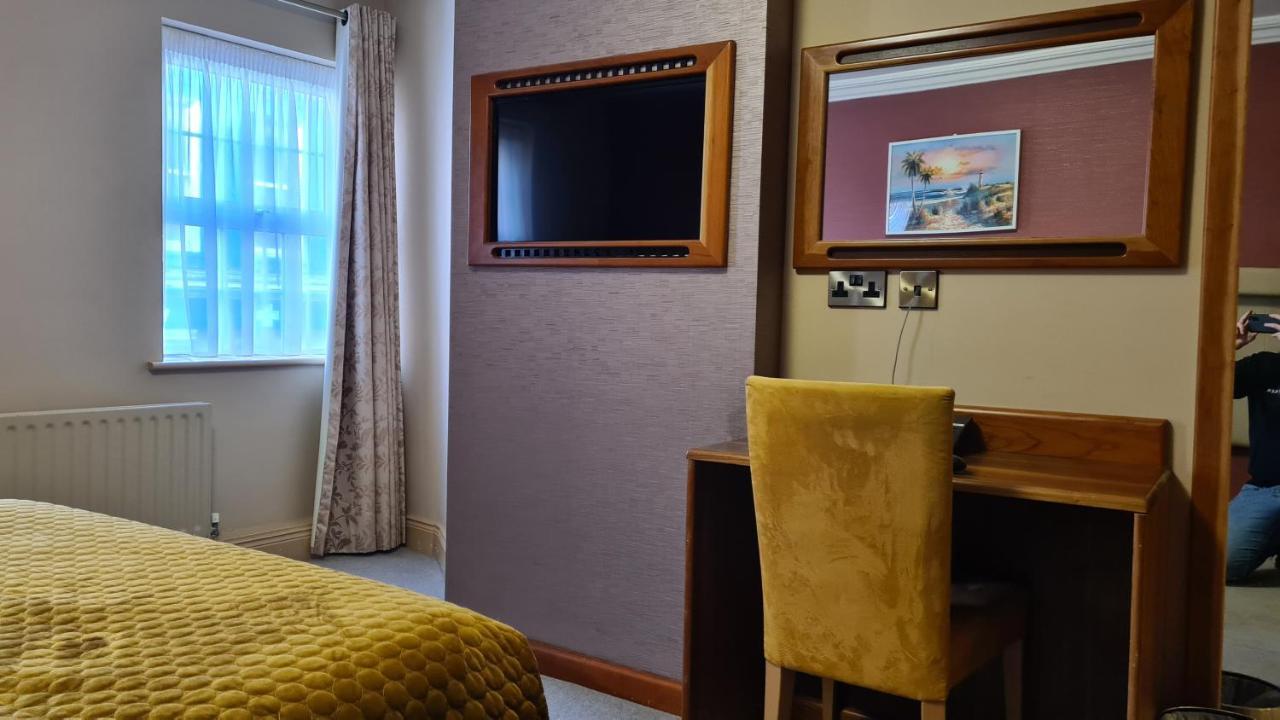 The Farnham Arms Hotel Cavan Kültér fotó